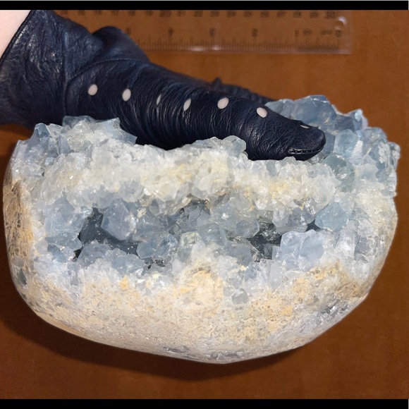 XL Celestite Egg - Picture 14 of 15